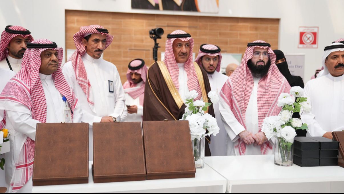 دشن محافظ القريات الدكتور طلال التمياط وبحضور الرئيس التنفيذي لتجمع الجوف الصحي الدكتور حمود الشمري مشروع جهاز فحص الانسجة السرطانية في المختبر الإقليمي بمستشفى القريات المدعوم من مؤسسة الماجد الأهلية والذي يسهم في رفع جودة التشخيص وسرعة إنجاز الفحوصات ويحد من الإحالات .